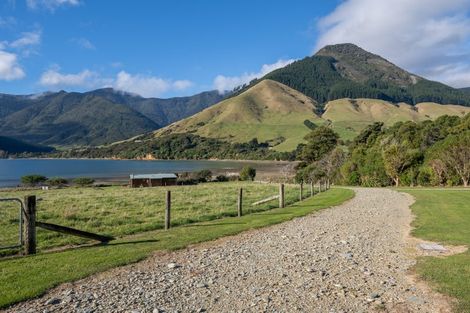 Photo of property in 803 Manaroa Road, Manaroa, Picton, 7282