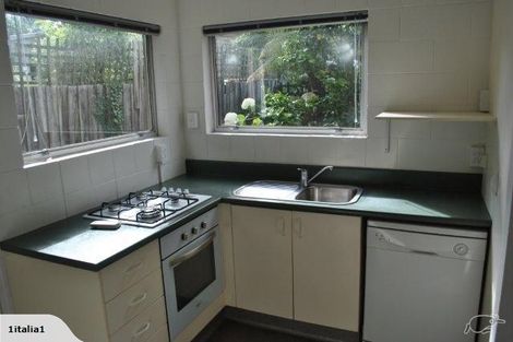 Photo of property in 4/34 Holly Road, St Albans, Christchurch, 8014