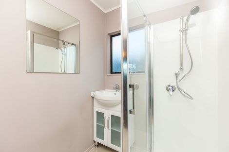 Photo of property in 1/21 Lowtherhurst Road, Massey, Auckland, 0614