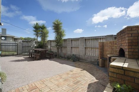 Photo of property in 12 Makiri Street, Helensville, 0800