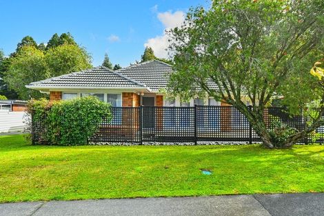 Photo of property in 18 Walpole Avenue, Hillpark, Auckland, 2102