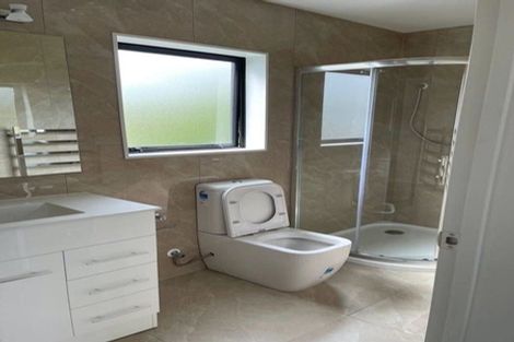 Photo of property in 98 Cardiff Road, Pakuranga, Auckland, 2010