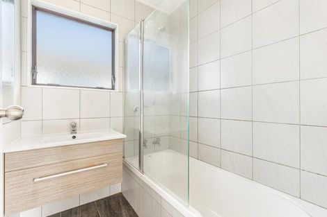 Photo of property in 2b Kintara Drive, Massey, Auckland, 0614