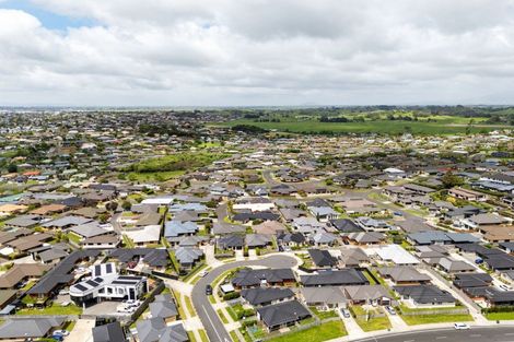 Photo of property in 8 Manawaroa Close, Grandview Heights, Hamilton, 3200