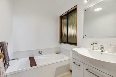 Photo of property in 14a Spicer Place, Tawa, Wellington, 5028