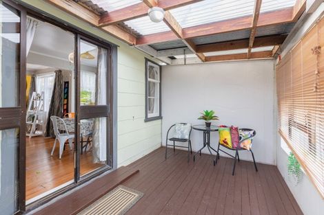 Photo of property in 6 Churchill Street, Waipukurau, 4200