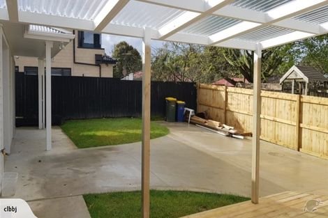 Photo of property in 32 Roberts Road, Te Atatu South, Auckland, 0610