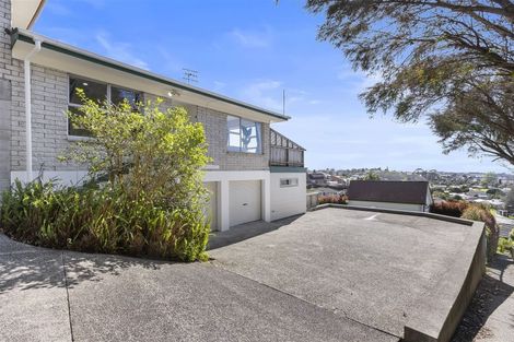 Photo of property in 2/8 Havana Place, Glenfield, Auckland, 0629