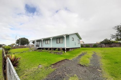 Photo of property in 233 Finlayson Avenue, Clendon Park, Auckland, 2103