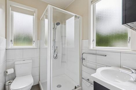 Photo of property in 9 West Road, Northland, Wellington, 6012