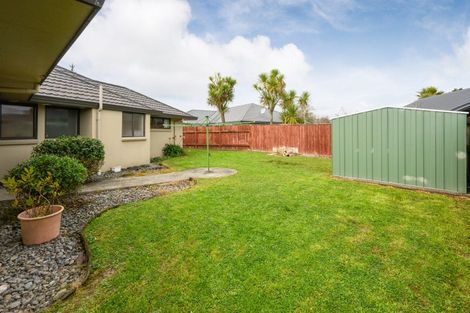 Photo of property in 6 Ron Place, Fitzherbert, Palmerston North, 4410