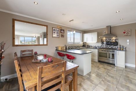 Photo of property in 102 Martin Road, Paraparaumu Beach, Paraparaumu, 5032