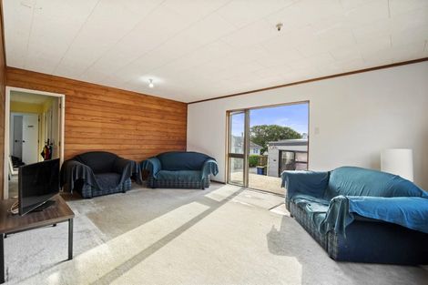 Photo of property in 1/19 Montgomery Avenue, Belmont, Auckland, 0622