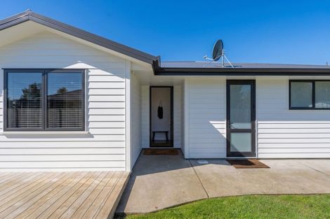 Photo of property in 5 Victoria Street, Coromandel, 3506