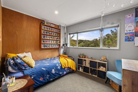 Photo of property in 8 Kaipatiki Rise, Haruru, 0204