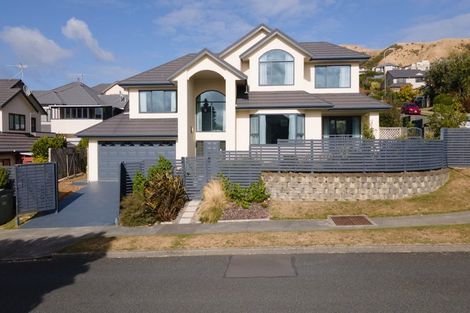 Photo of property in 7 Amesbury Drive, Churton Park, Wellington, 6037