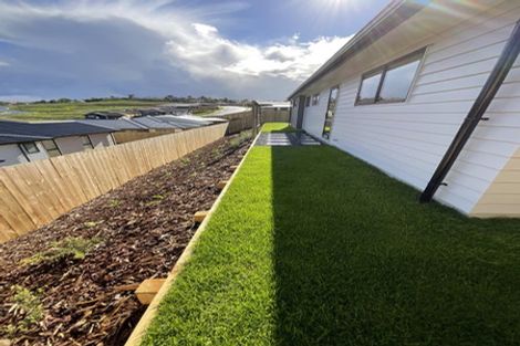 Photo of property in 8 Monterey Rise, Te Kamo, 0112