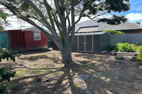 Photo of property in 12 Farquhars Road, Redwood, Christchurch, 8051