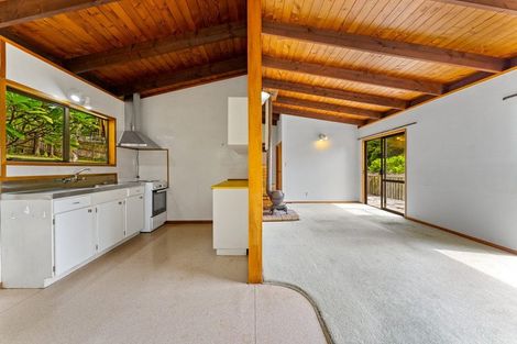 Photo of property in 10 Poplar Road, Stanmore Bay, Whangaparaoa, 0932