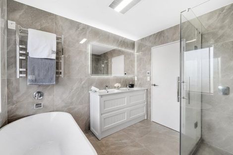 Photo of property in 74a Walworth Avenue, Pakuranga Heights, Auckland, 2010