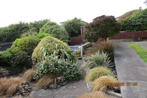 Photo of property in 17 Hollies Crescent, Johnsonville, Wellington, 6037