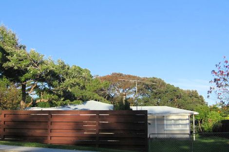 Photo of property in 2 Martin Road, Paraparaumu Beach, Paraparaumu, 5032