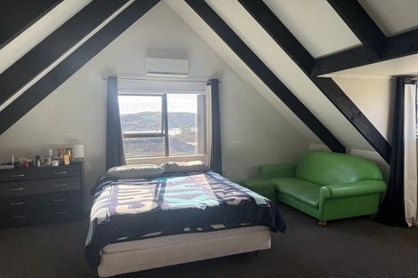 Photo of property in 6 Kinnel Grove, Papakowhai, Porirua, 5024