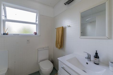 Photo of property in 81 Queenwood Road, Levin, 5510