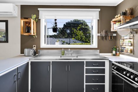 Photo of property in 42 Norwich Avenue, Spotswood, New Plymouth, 4310