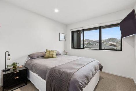 Photo of property in 5 Longshore Drive, Long Bay, Auckland, 0630