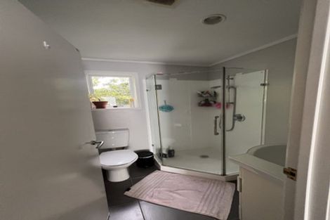 Photo of property in 9 Flaunty Place, West Harbour, Auckland, 0618