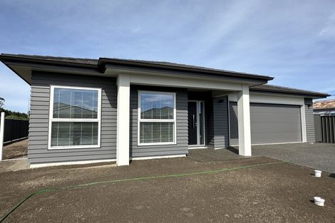 Photo of property in 11 Cassin Place, Taradale, 4112