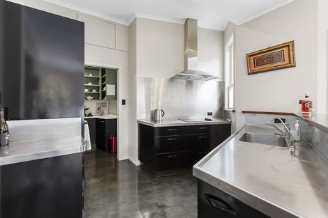 Photo of property in 57 Queens Drive, Lyall Bay, Wellington, 6022