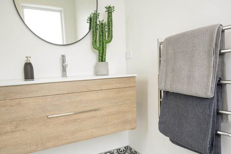 Photo of property in 6 Kaipara Portage Road, Riverhead, 0820