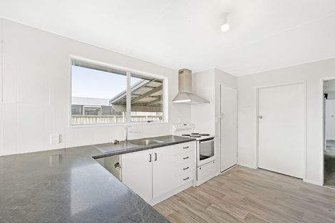 Photo of property in 27 Cross Street, Castlecliff, Whanganui, 4501