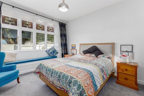 Photo of property in 64 Oroua Street, Eastbourne, Lower Hutt, 5013