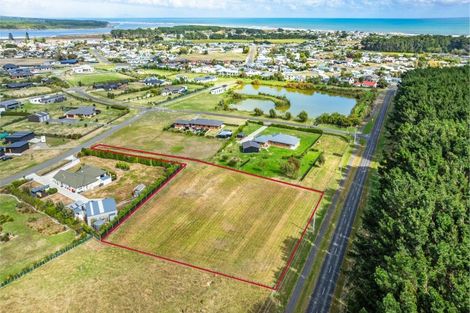 Photo of property in 3 Carex Grove, Foxton Beach, Foxton, 4815