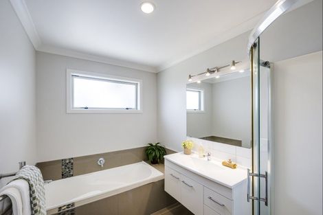 Photo of property in 17 Aoraki Road, Poraiti, Napier, 4112