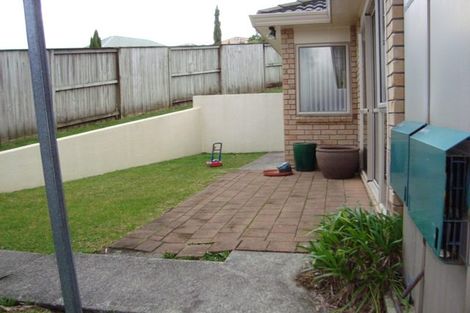 Photo of property in 35 Calypso Way, Unsworth Heights, Auckland, 0632