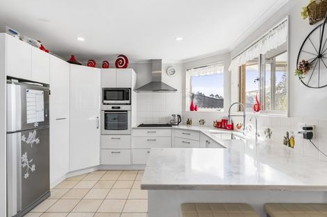 Photo of property in 11 Gendo Avenue, Henderson, Auckland, 0612