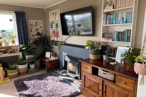 Photo of property in 60 Ruskin Road, Newlands, Wellington, 6037