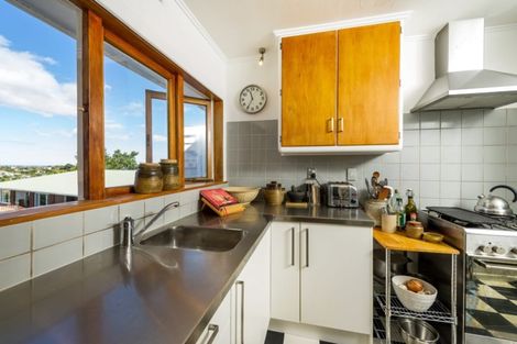 Photo of property in 3/7 Lydia Avenue, Northcote, Auckland, 0627