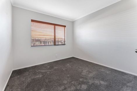 Photo of property in 6 Senecio Place, Weymouth, Auckland, 2103
