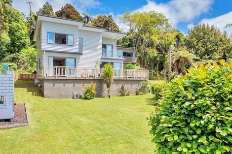 Photo of property in 23 Quinns Road, Waiatarua, Auckland, 0612