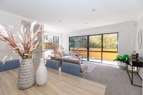 Photo of property in 2a Stella Grove, Newlands, Wellington, 6037