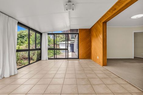 Photo of property in 10 Mackwood Place, Birkdale, Auckland, 0626