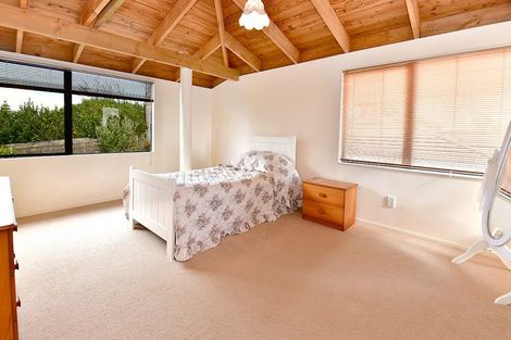 Photo of property in 148 Red Beach Road, Red Beach, 0932