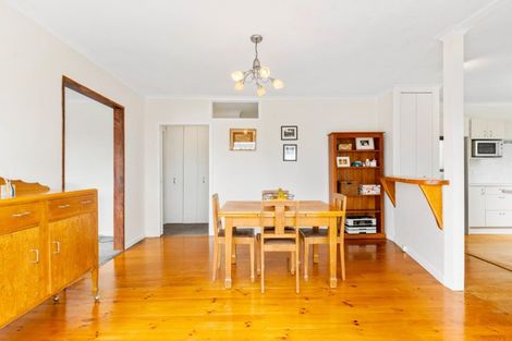 Photo of property in 17 Paramu Avenue, Birkdale, Auckland, 0626