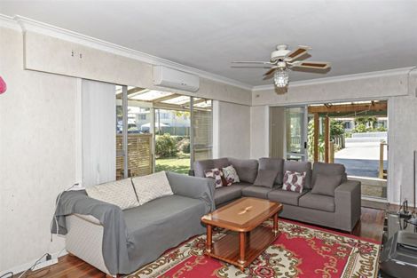 Photo of property in 65 Larnoch Road, Henderson, Auckland, 0610