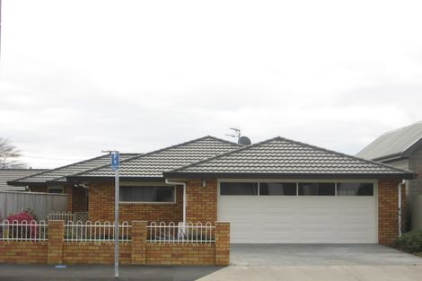 Photo of property in 102 Tukapa Street, Westown, New Plymouth, 4310
